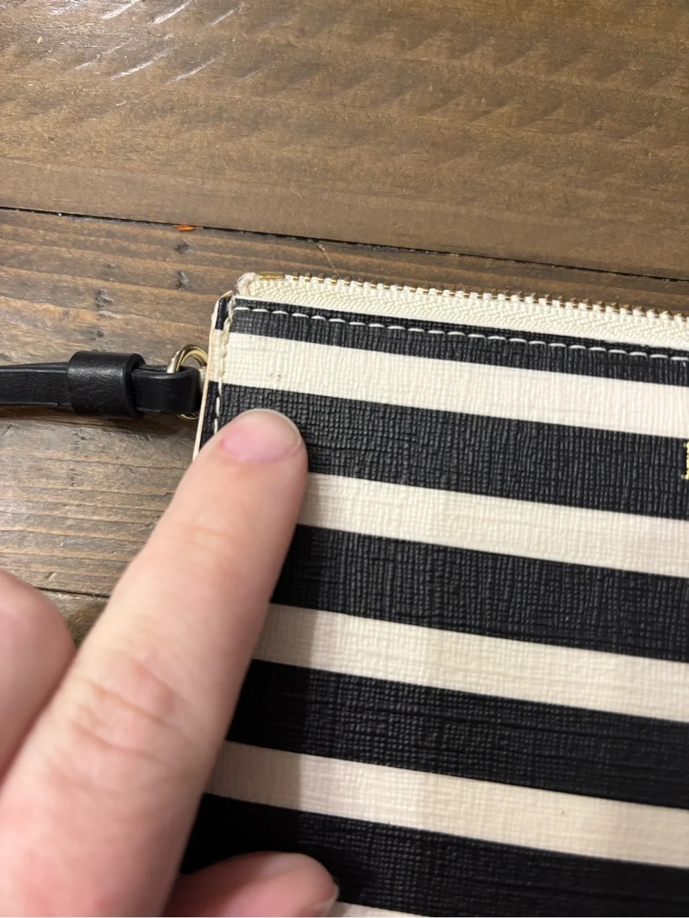 Kate Spade New York Fairmount Square Slim Bee Striped Wristlet - Storybook Lined